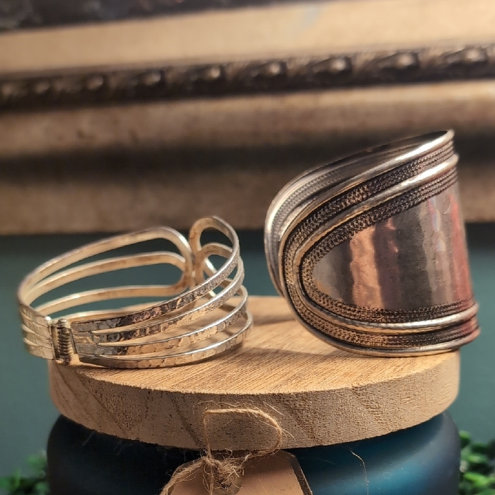 Chic Silver Hammered Cuff Bracelet Set - image 5